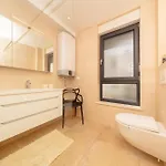 Seaside 5 * بنجول