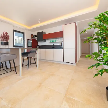 Seaside 5 Apartment