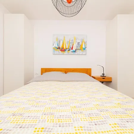 Seaside 5 Apartment *