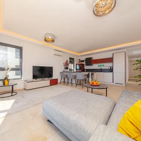 Seaside 5 Apartment