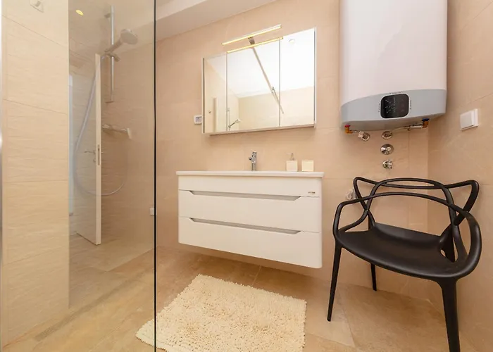Seaside 5 *